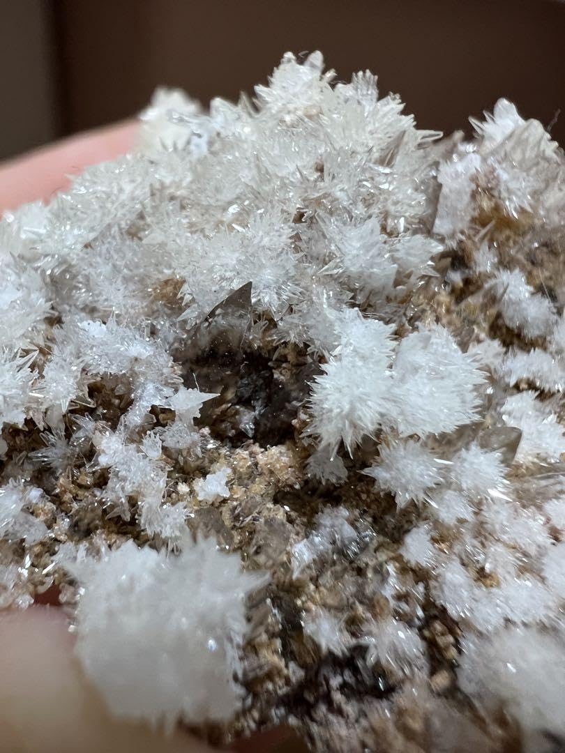 ホワイトアラゴナイト　209g 霰石 　あられいし　水晶　自然石　鉱物標本② Amazon.co.jp: ホワイトアラゴナイト 霰石 母岩付き あられいし