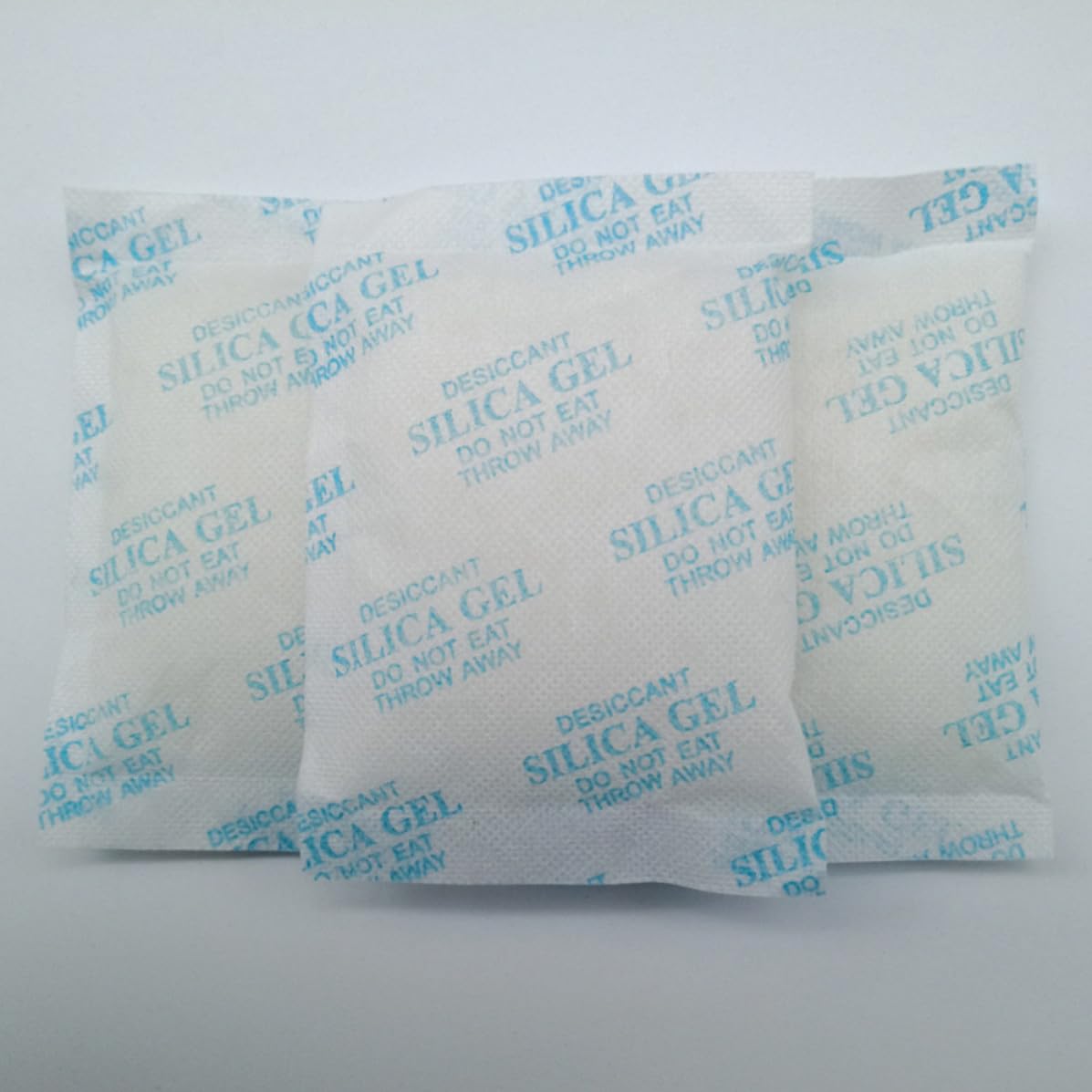 Adorainbow Trockenperlen zur Rost und Korrosionsverhinderung 50 Stück Absorber aus Kieselgel in Blau 50g Beutel aus Vliesstoff für Feuchte Kleidung