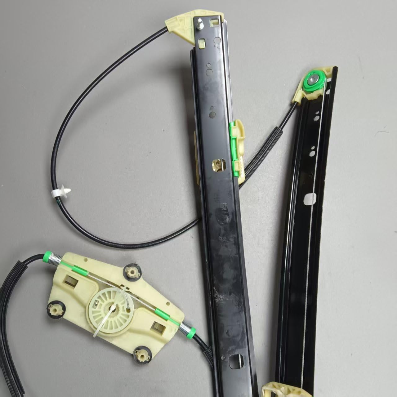 LIFTER BRACKET - LEFT FRONT 4L0837461A 4L0 837 461A, Compatible with Q7/07-15