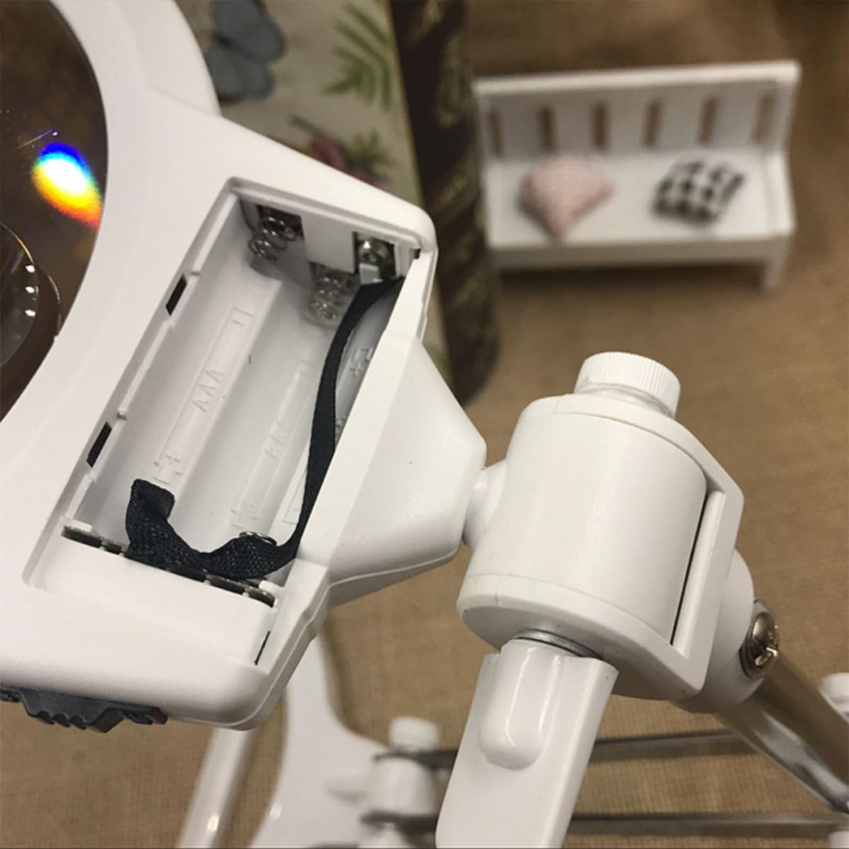 Lámpara de Lupa de Escritorio Plegable con Luz Led, Lente 2.5x130mm y Base con Escala para Diseño de Joyería y Manualidades