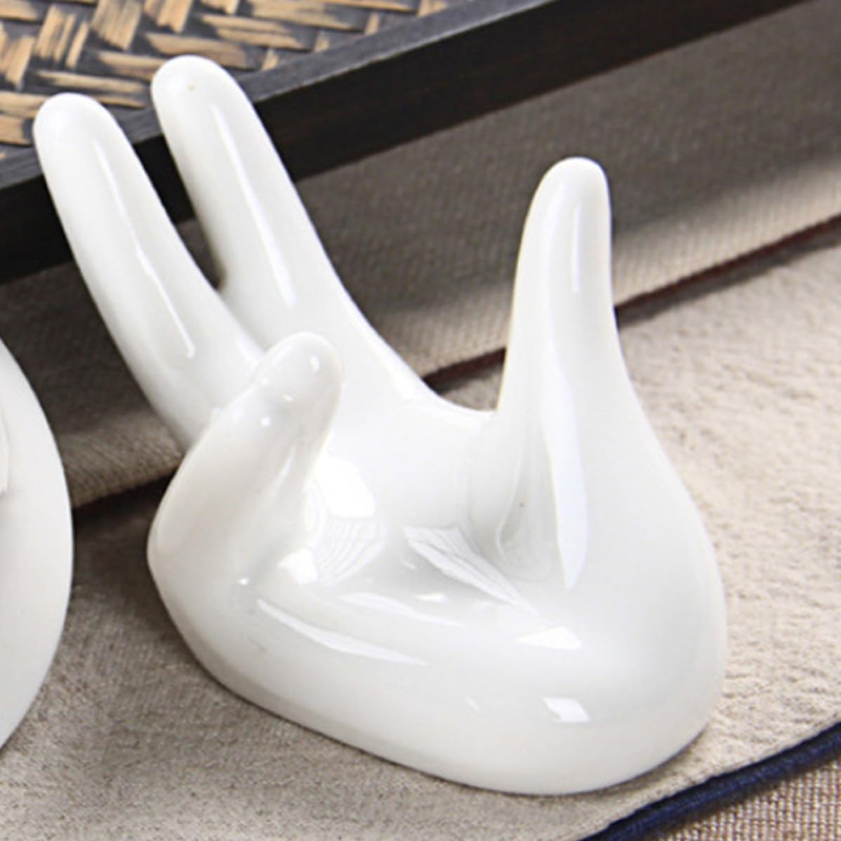 2pcs Hand Shaped Ceramic Egg Cup Holder for Easter Display and Decor