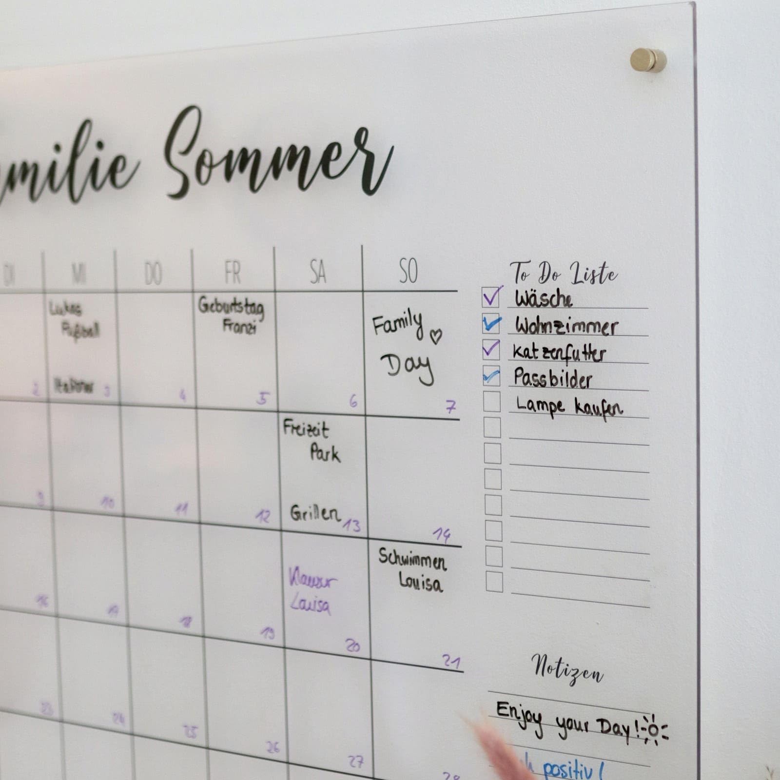 personalisierter Wandkalender - 5-Namen Familienplaner - wiederverwendbarer Kalender aus Acrylglas - Familienplaner abwischbar - Hingucker für jeden Raum