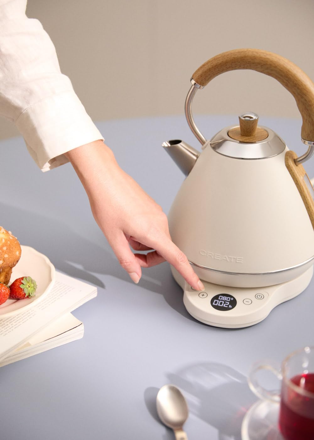 CREATE/KETTLE RETRO PRO/Bouilloire électrique 1 L avec contrôle de température blanc cassé/Système d’arrêt automatique, ébullition rapide, base antidérapante, panneau transparent, 1200W
