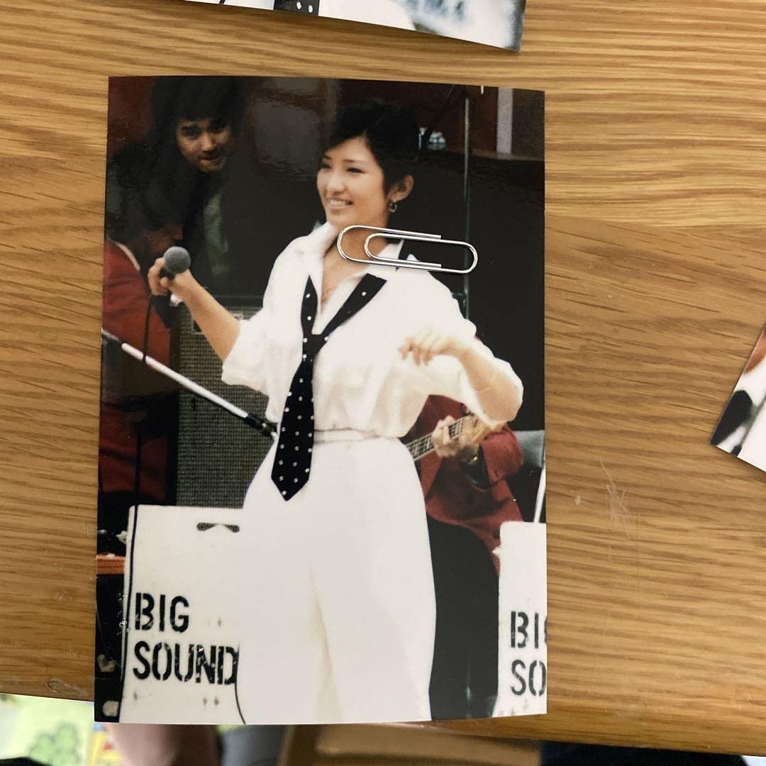 Amazon.co.jp: 山口百恵さん屋外コンサート写真6枚セット にいがたの