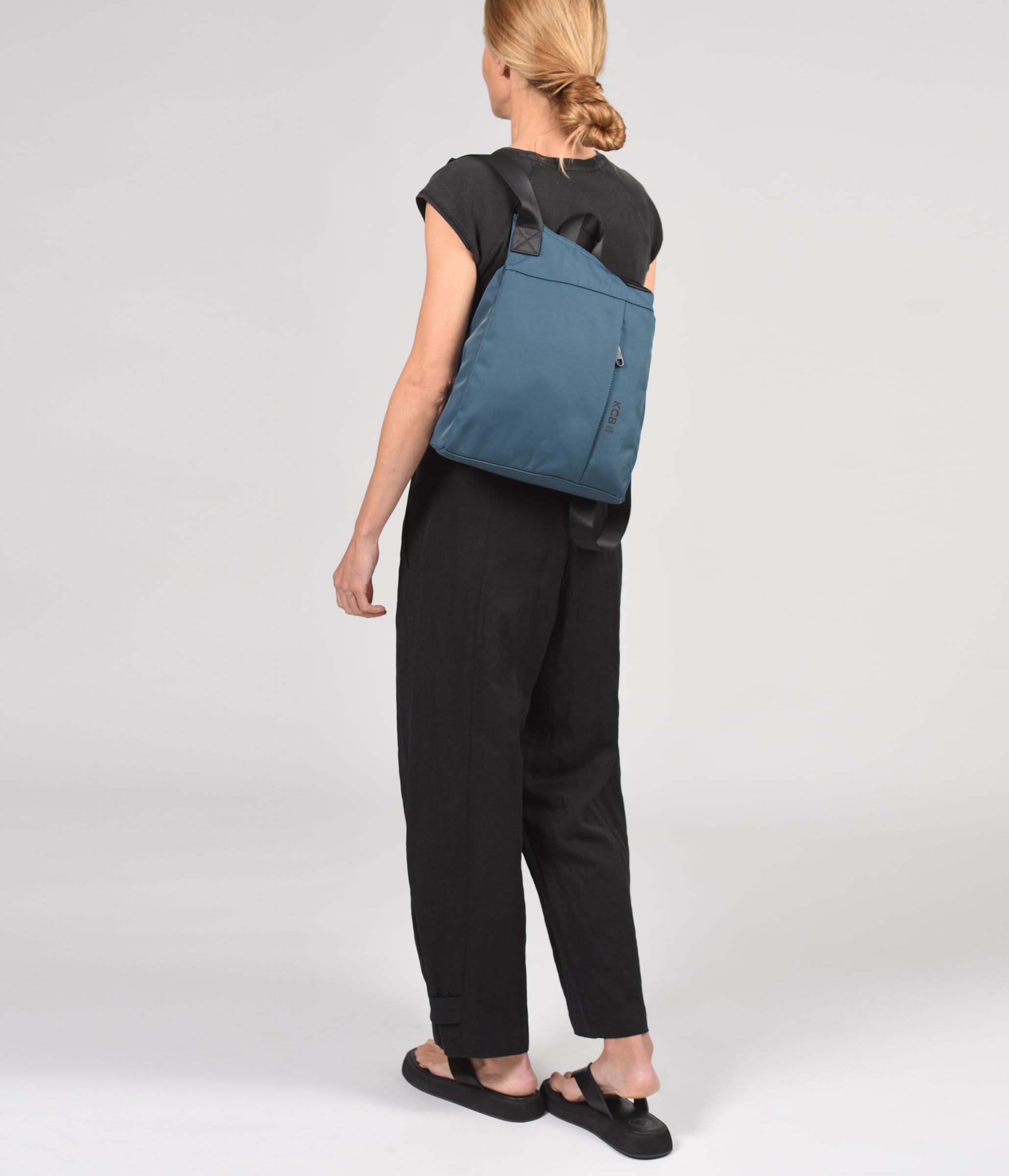 KCB Zaino Antifurto Piccolo Maze | 100% Vegan | Zaino compatto da donna con sicurezza extra