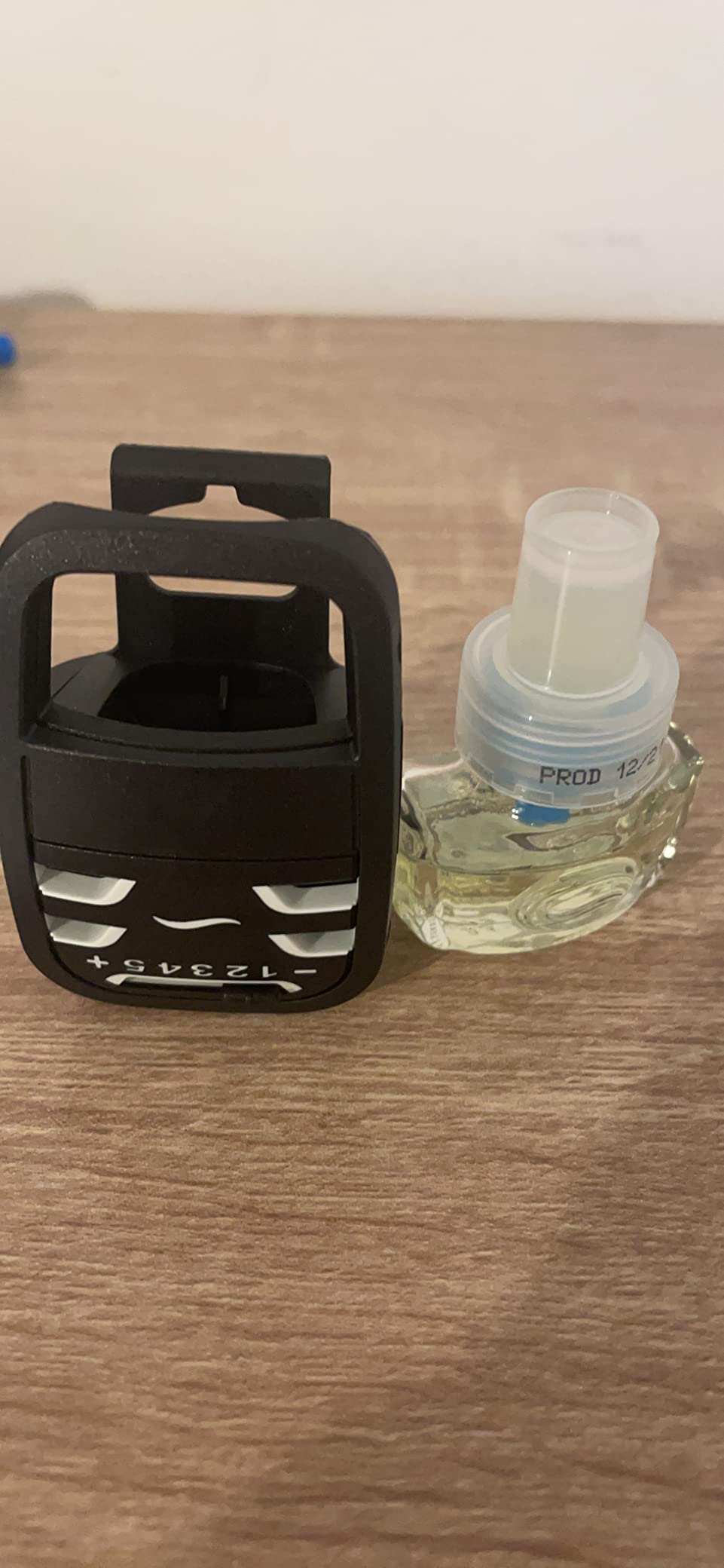 Febreze Car Air Freshener Starter Kit Aqua Cascade 7 ml Amazon.co.uk