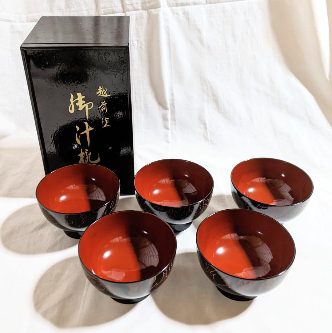 Amazon.co.jp: 越前塗黒漆 牡丹文様 汁椀 5客セット 箱入り : ホーム 