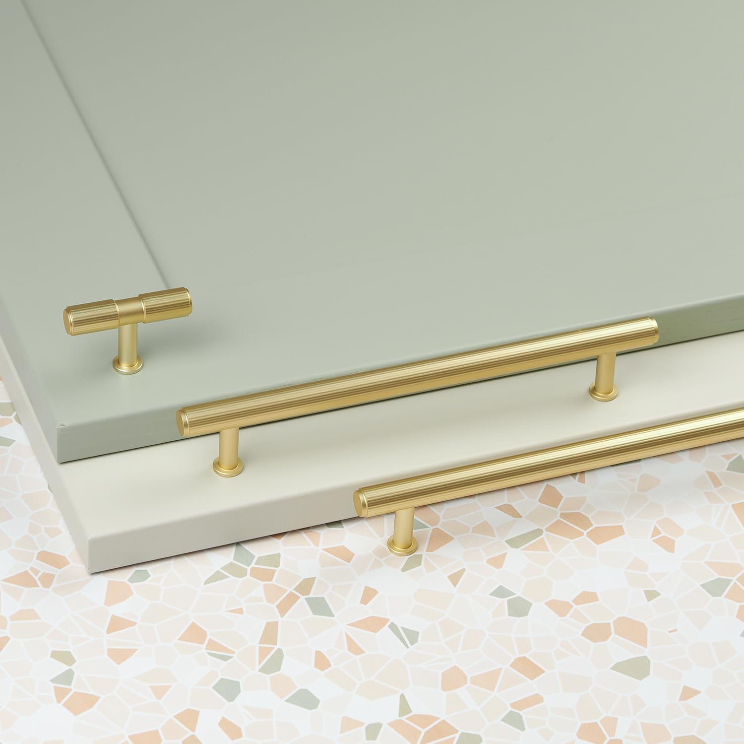 Handle & Home Brushed Brass Fluted 320mm Kitchen Cabinet Handle Cupboard Drawer Pull Reeded Gold Design