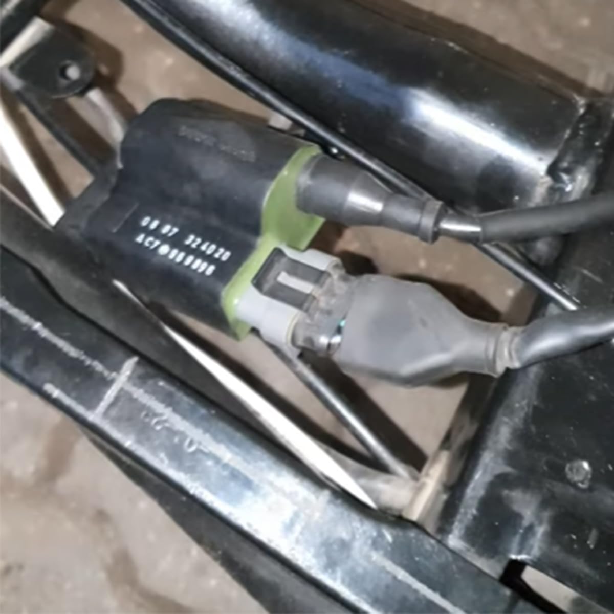 Centralina di accensione CDI da 50 cc per Piaggio Liberty 50 4T, Fly 50 4T, per Vespa ET4 LX 50 4T e per Aprilia con cavo e cappuccio candela 639978, 638877, 9693835, 858181, 639986
