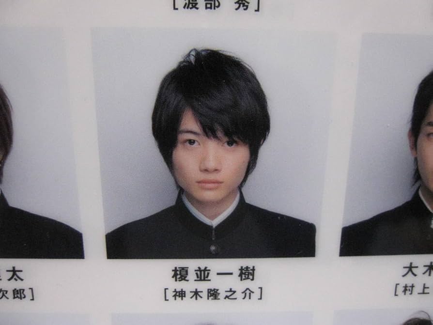 アミューズ 10名直筆サイン 佐藤健/神木隆之介/桜田通　他 Amazon.co.jp: アミューズ 10名直筆サイン 佐藤健神木隆之介桜田