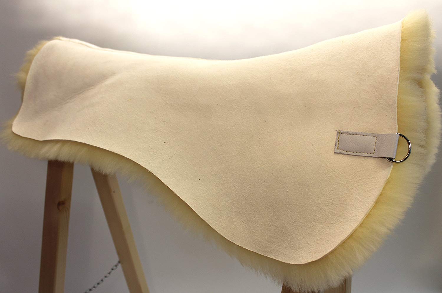 Tapis de selle en peau d'agneau véritable - Pour soulager la pression et la climatisation - Dimensions : 72 cm - Beige