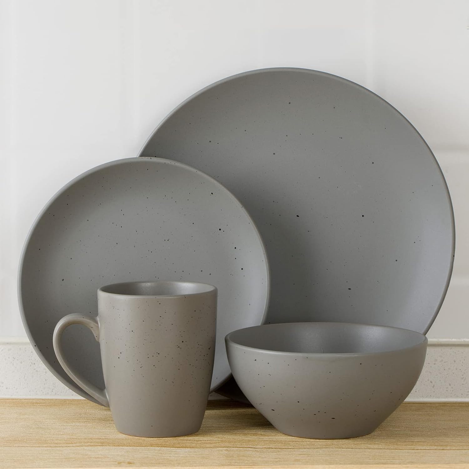 Amazon.com | Famiware 16 Piece Moon Dinnerware Sets, Kitchen Plates and ...