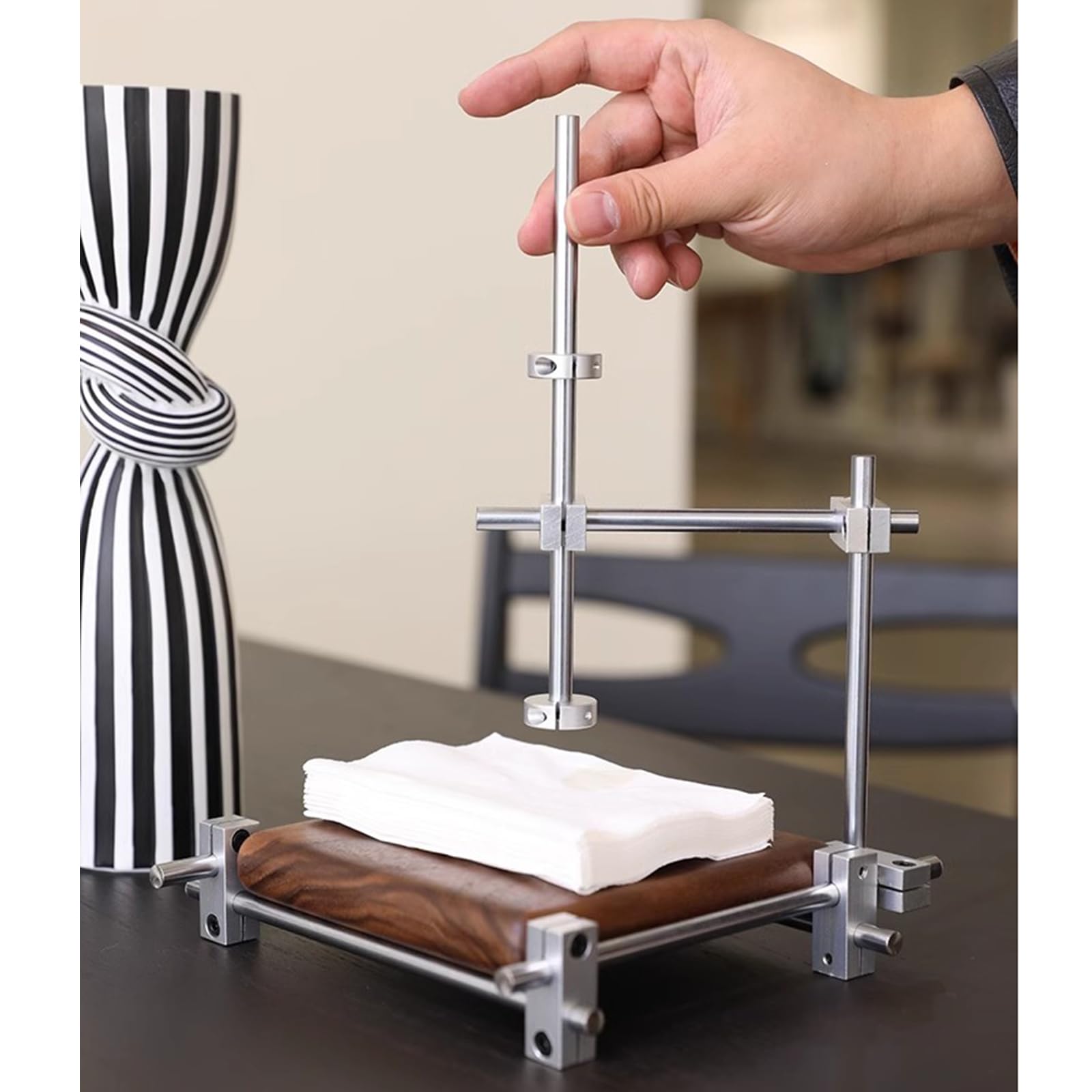 Servilletero, Dispensador De Servilletas De Papel Cuadrado, con Brazo con Peso De Acero Inoxidable, Base De Madera, para Encimeras De Cocina, Mesas De Comedor, Restaurantes