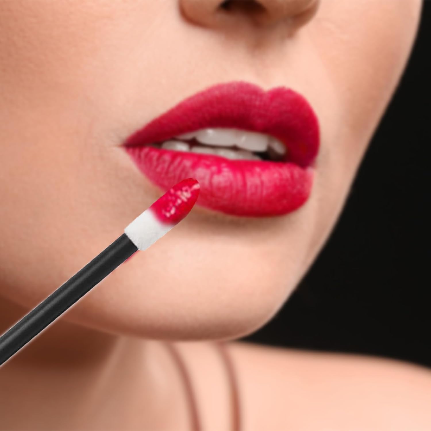 200PCS Disposable Lip Applicators,Lipstick Applicator Wands Cosmetics lip brush Lip Gloss Applicators Esthetician Essentials,Lip Brush for Lipstick Beauty and Makeup Tool Set(black)