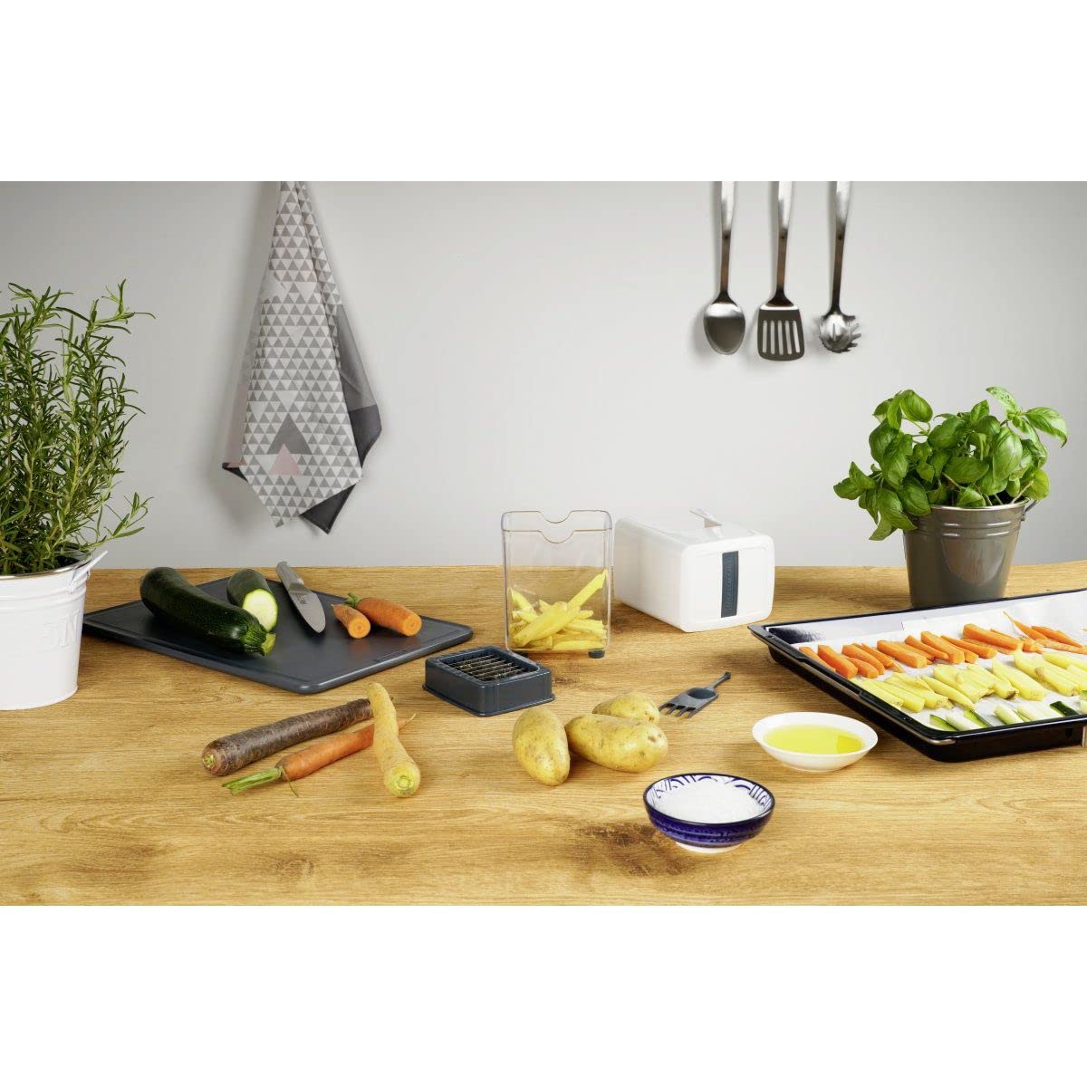 FACKELMANN Affettaverdure a stick, Linea EASY PREPARE, ideale per patate, carote e molto altro, 11,5x10x16cm, colore: blu scuro e bianco