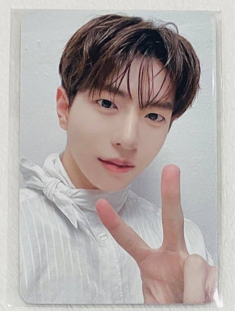 Amazon.co.jp: golden child 2024 シーグリ ボミン トレカ : おもちゃ