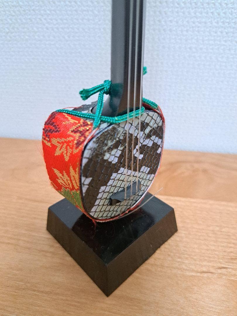 Amazon.co.jp: 蛇皮線 三味線 ミニチュア レトロ : 楽器・音響機器