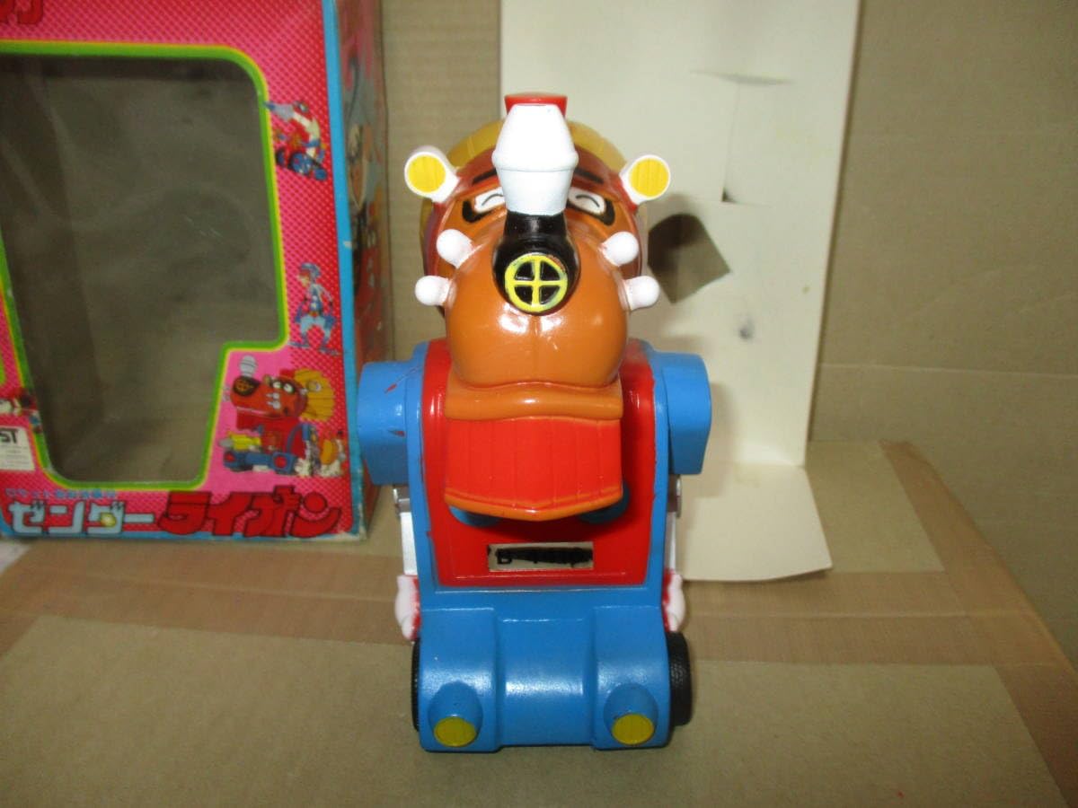 Amazon.co.jp: タカトクトイス ソフビ ゼンダライオン