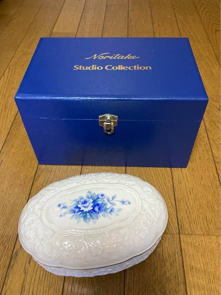 【超美品】ノリタケ　スタジオコレクション　ボーンチャイナ　フラワーセット ノリタケ ボーンチャイナ スタジオコレクション 花柄 5個 - メルカリ