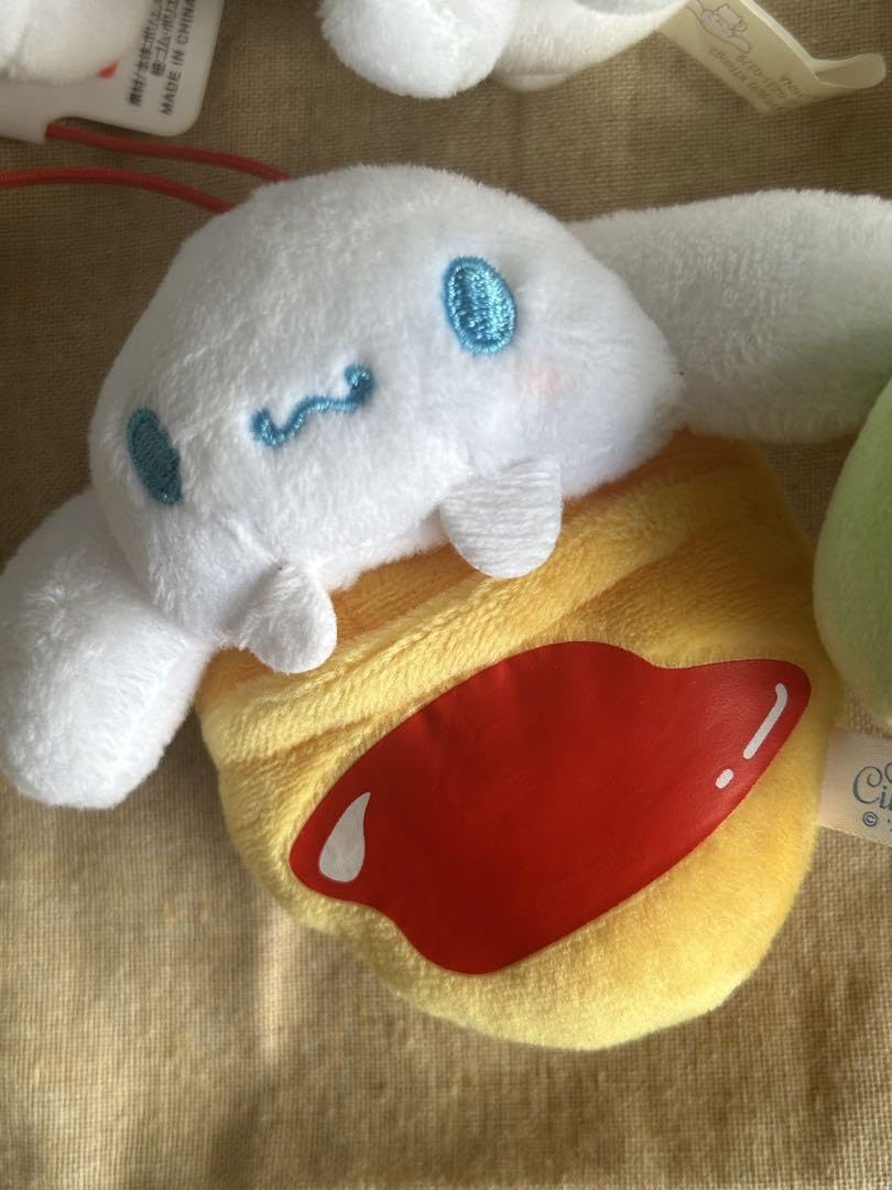 Amazon.co.jp: サン リオ シナモンロール ポムポムプリンぬいぐるみ