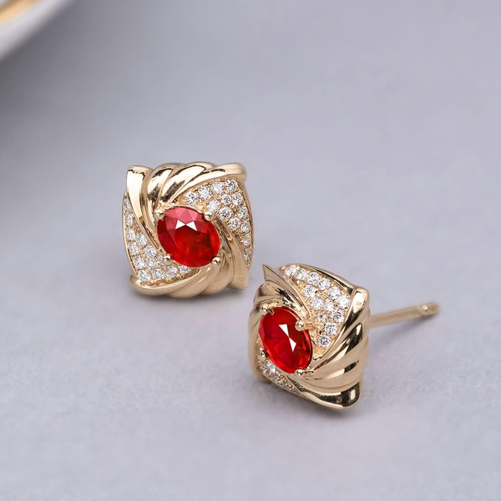 9K/14K/18K żółte złoto ślubne kolczyki sztyfty dla kobiet, romb i owalne z rubinem i moissanitem 0,64 ct stworzonym laboratoryjnie, złote, czerwone kolczyki dla kobiet