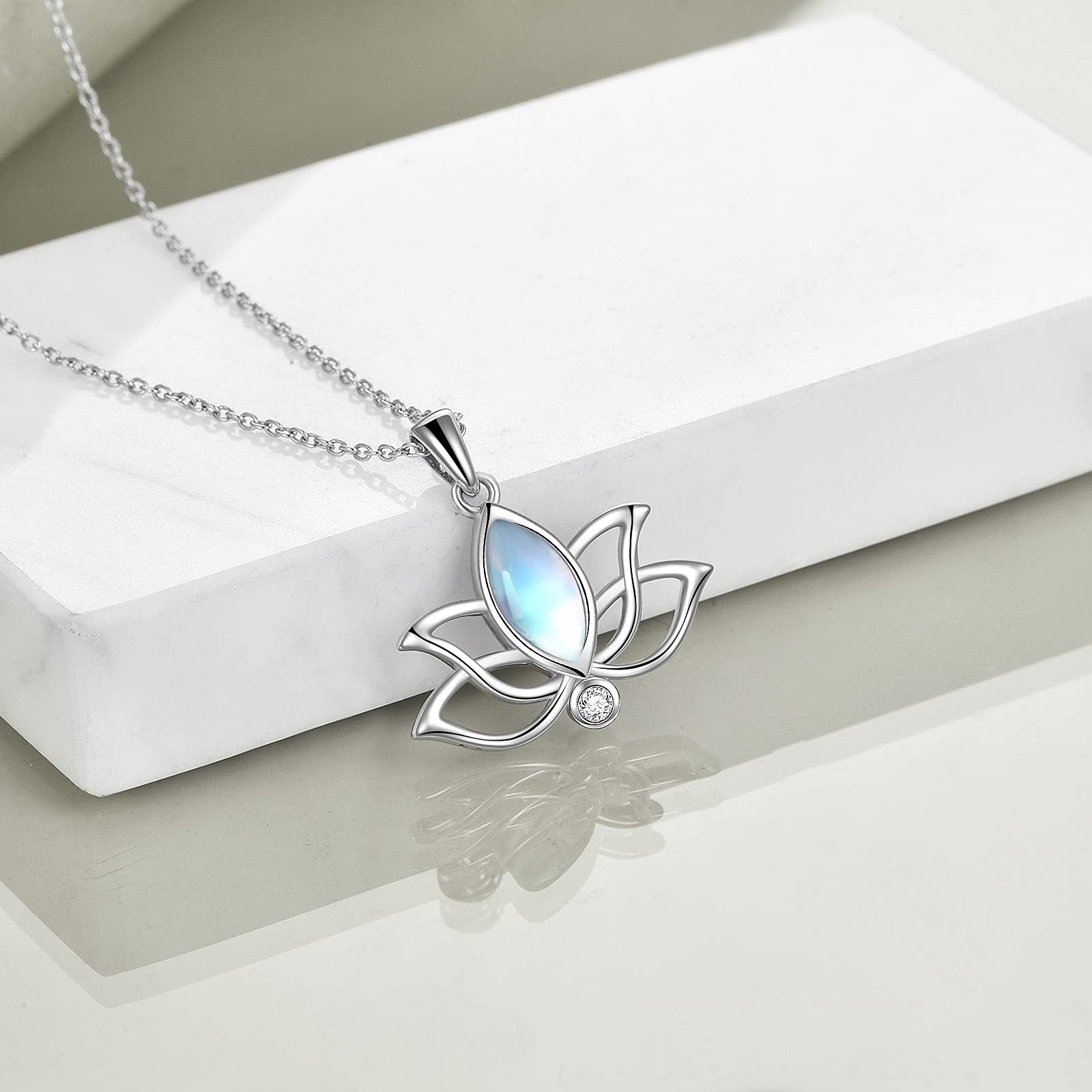 YFN Mondstein Halskette für Frauen Sterling Silber Lotus Blume Anhänger Halskette Schmuck Geschenke für Frauen Mädchen