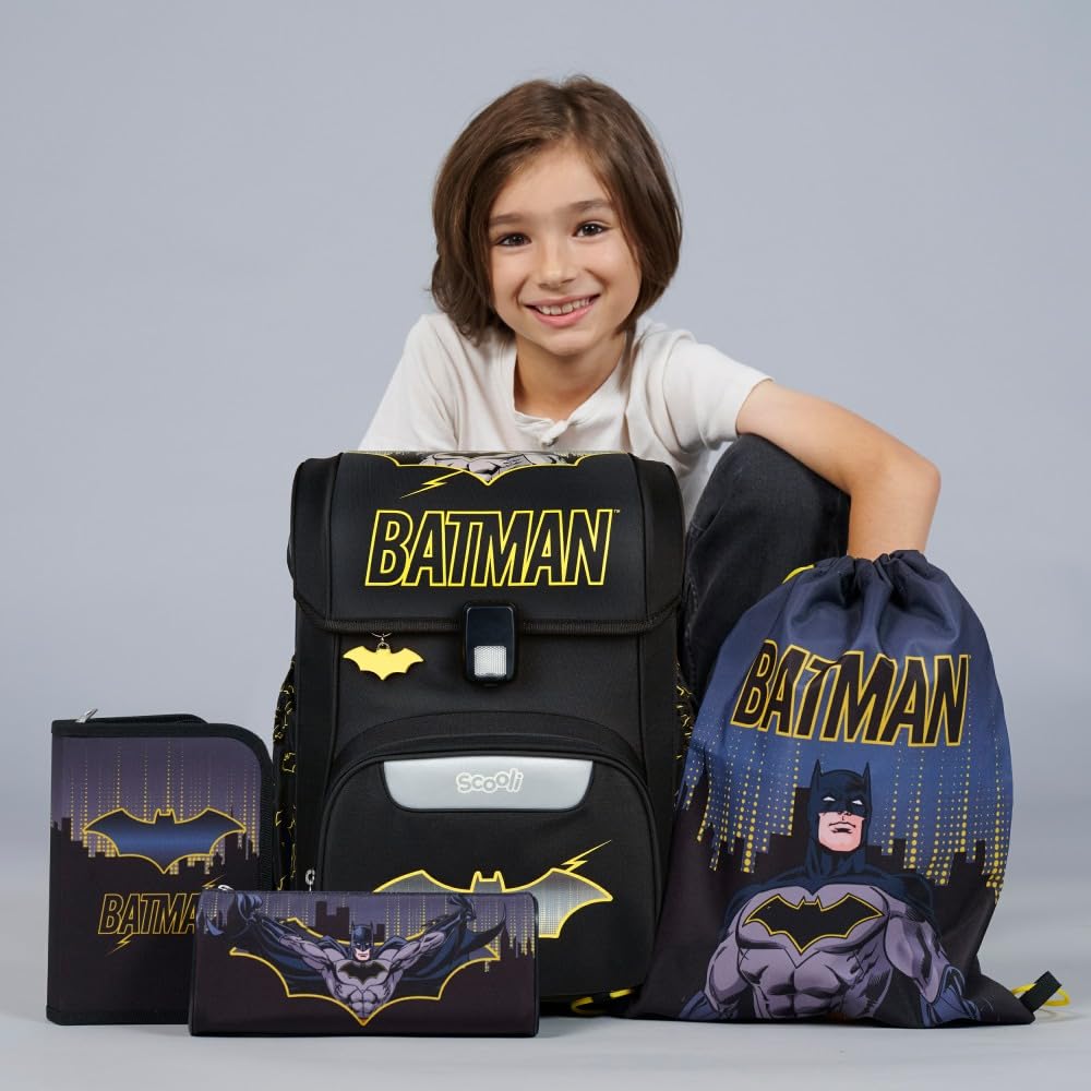 Scooli Schulranzen 1.Klasse Jungen EasyStart Schulranzen- Set (Batman 10tlg. mit Sporttasche, Brotdose, Trinkflasche, passend Plüschtier, Schultüte)