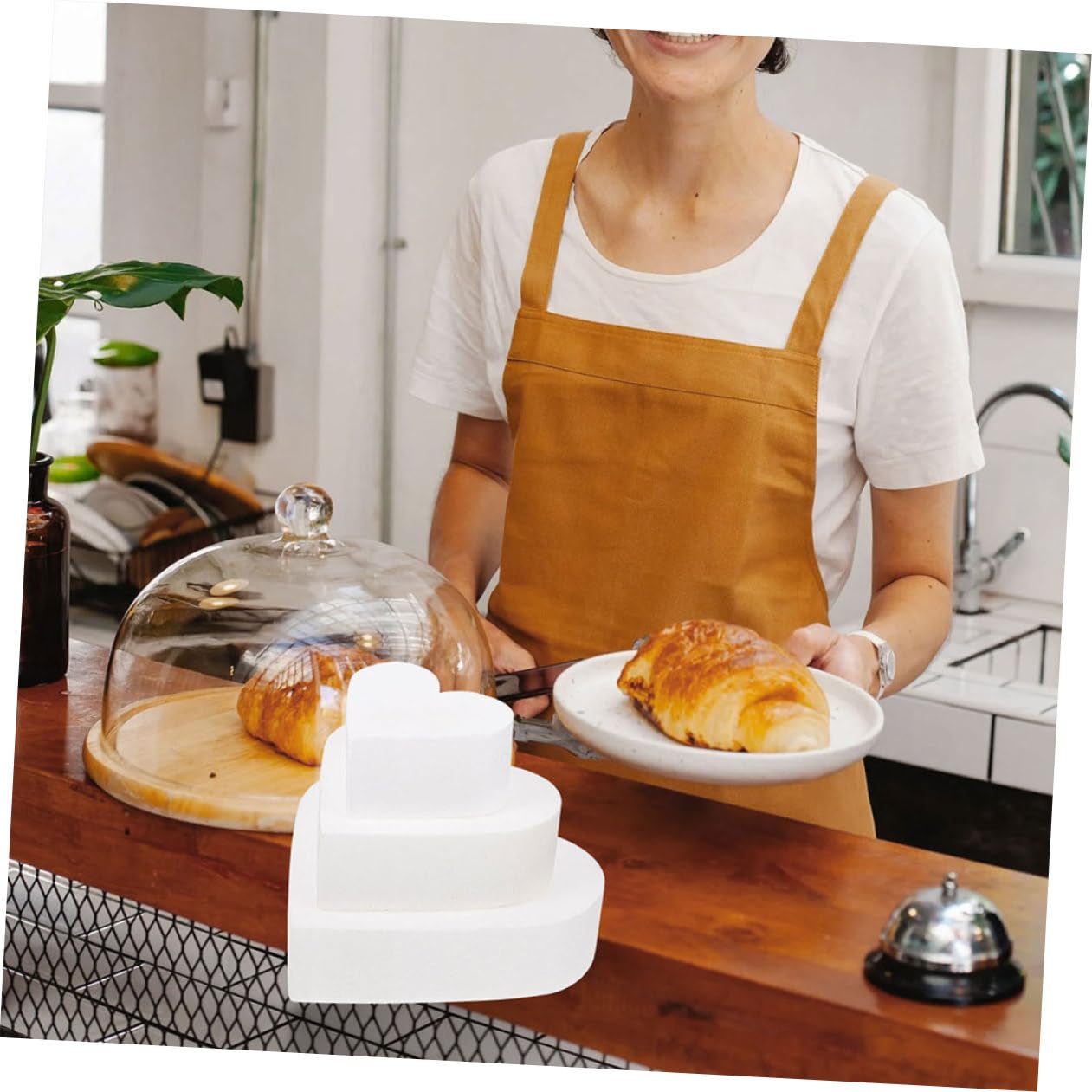 Toyvian 2 Pièces Modèle de Gâteau Cœur Mousse Décoratif et Réutilisable pour Mariage Accessoire Pâtisserie Léger et Sûr pour Entraînement et Décoration