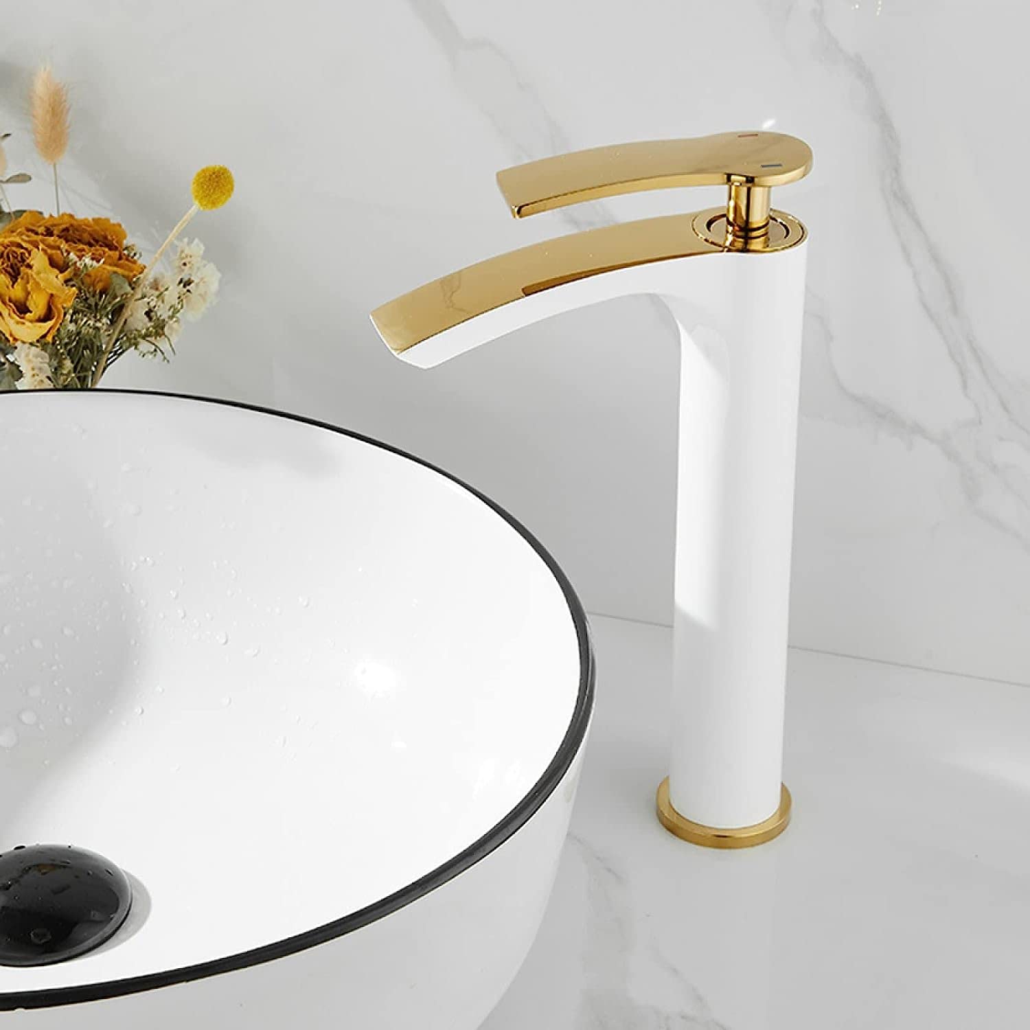 Mitigeur cascade anti éclaboussures pour vasque haute de salle de bain moderne