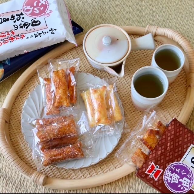 Amazon.co.jp: 岩塚製菓 田舎のおかき 塩味 8本×12袋 : 食品・飲料・お酒