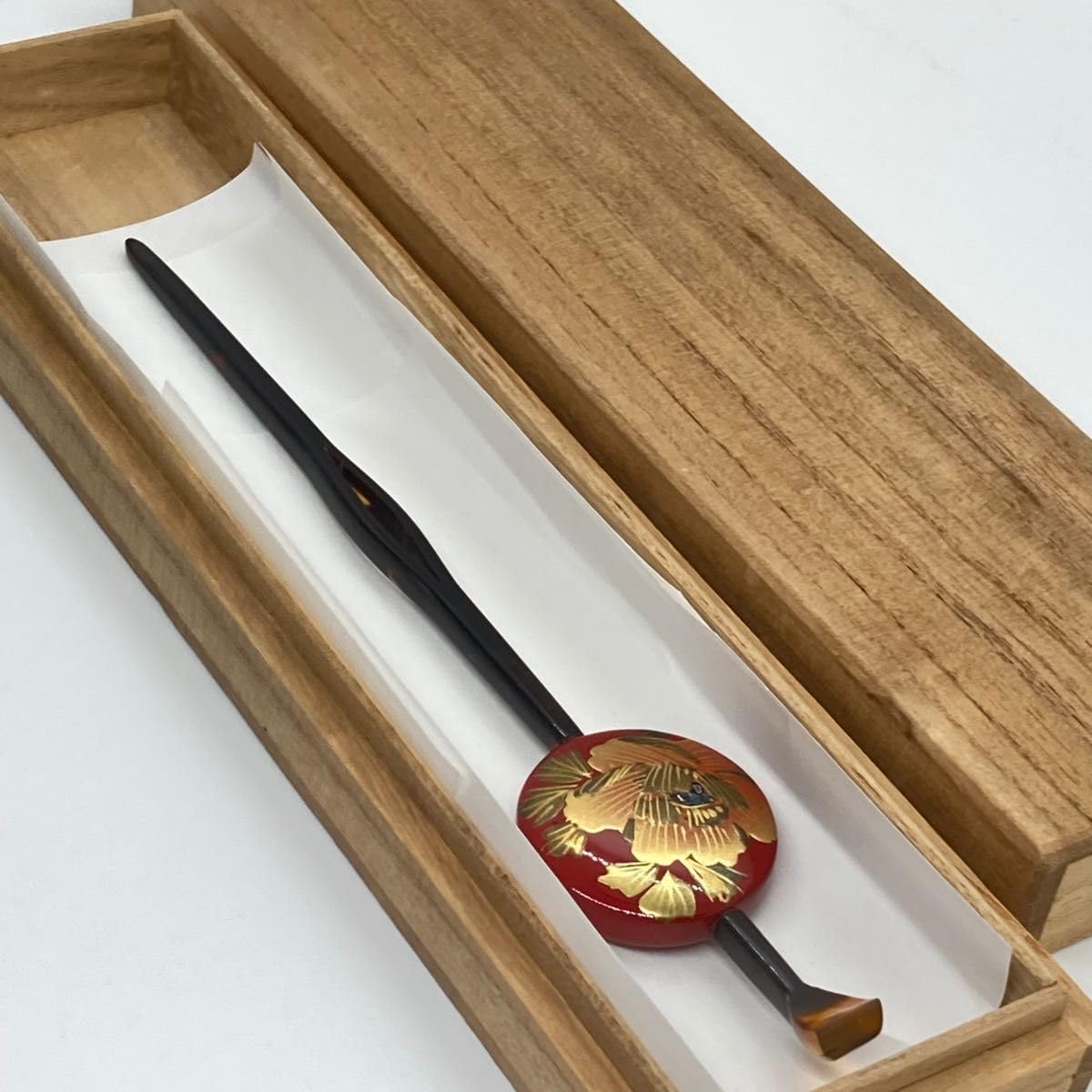 Amazon.co.jp: 岳風 べっ甲 平打ち 螺鈿金蒔絵 牡丹 1本挿