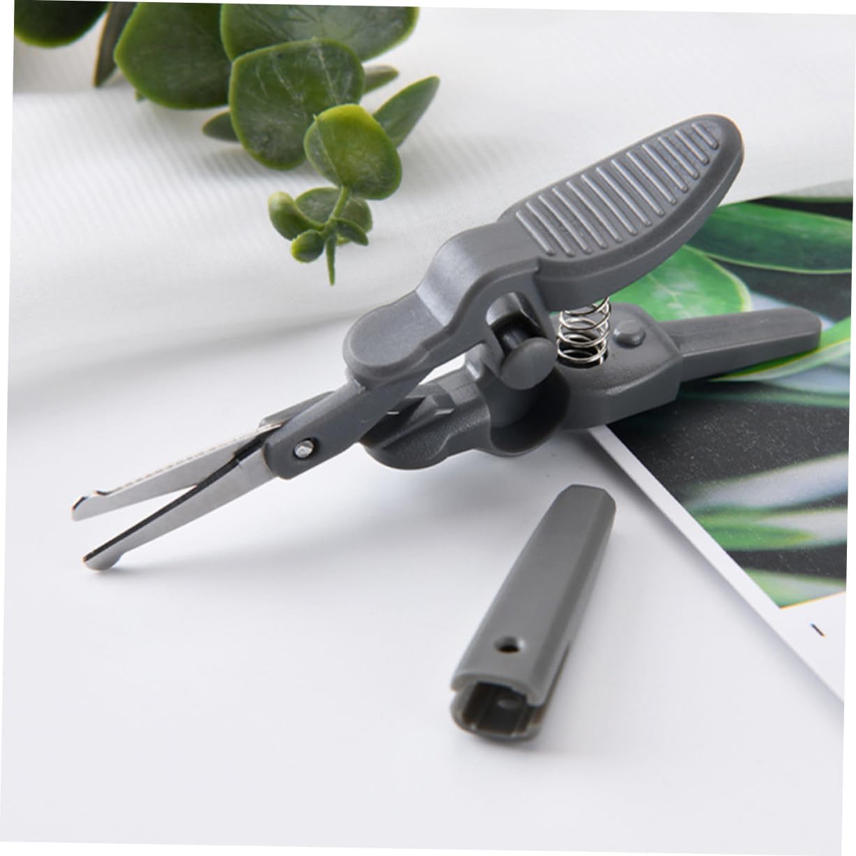 3pcs Nose Hair Scissors Eyebrow Trimmers for Men Women Portable Beard Scissors Precision Facial Hair Grooming Tool Ergonomic Design for Easy Handling Versatile Use