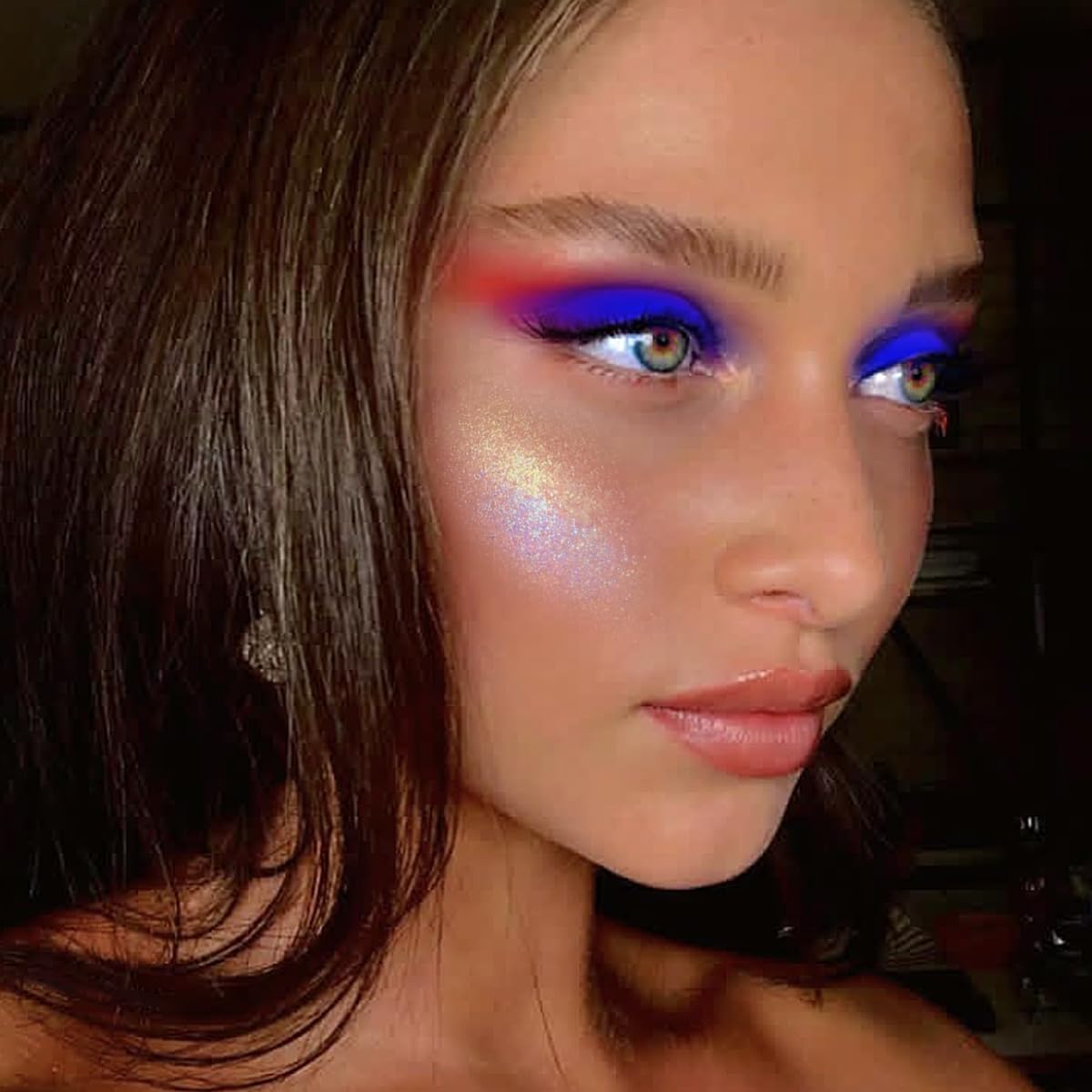 Paleta de sombras de ojos multicolor rojo y azul, sombra de ojos brillante plateada metálica de alto pigmento para maquillaje gótico, payaso/bromista ahumado, camaleón vegano de larga 4