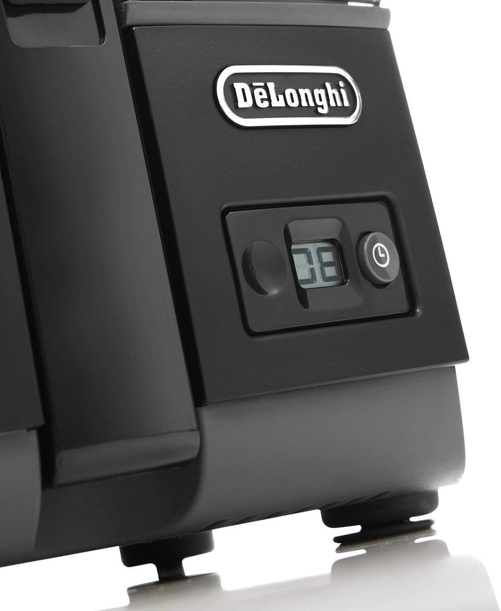 Close-up of the De'Longhi MultiFry Extra control panel with digital display and touch buttons.