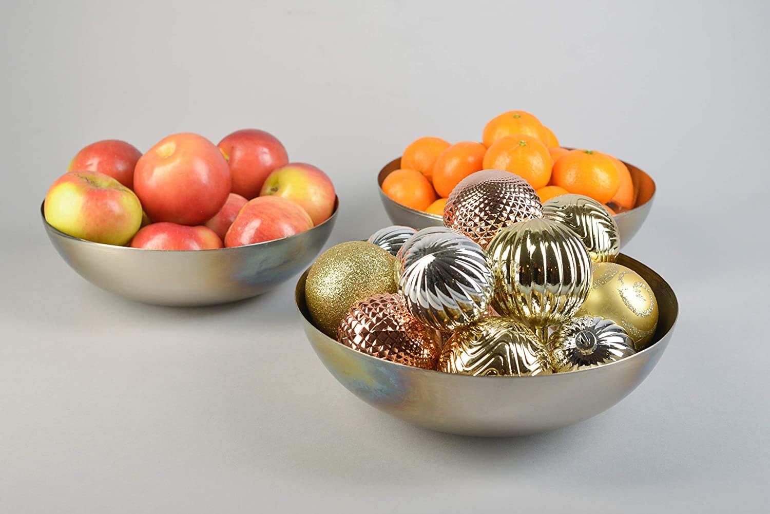 Serene Spaces Living Rustic Iron Bowl – Sturdy Oil Slick Iron Bowl with Iridescent Rainbow Spots – Vintage Accent Piece for Home or Office - Versatile Bowl Makes a Great Gift, 8.25” D x 2.5” H: Home & Kitchen