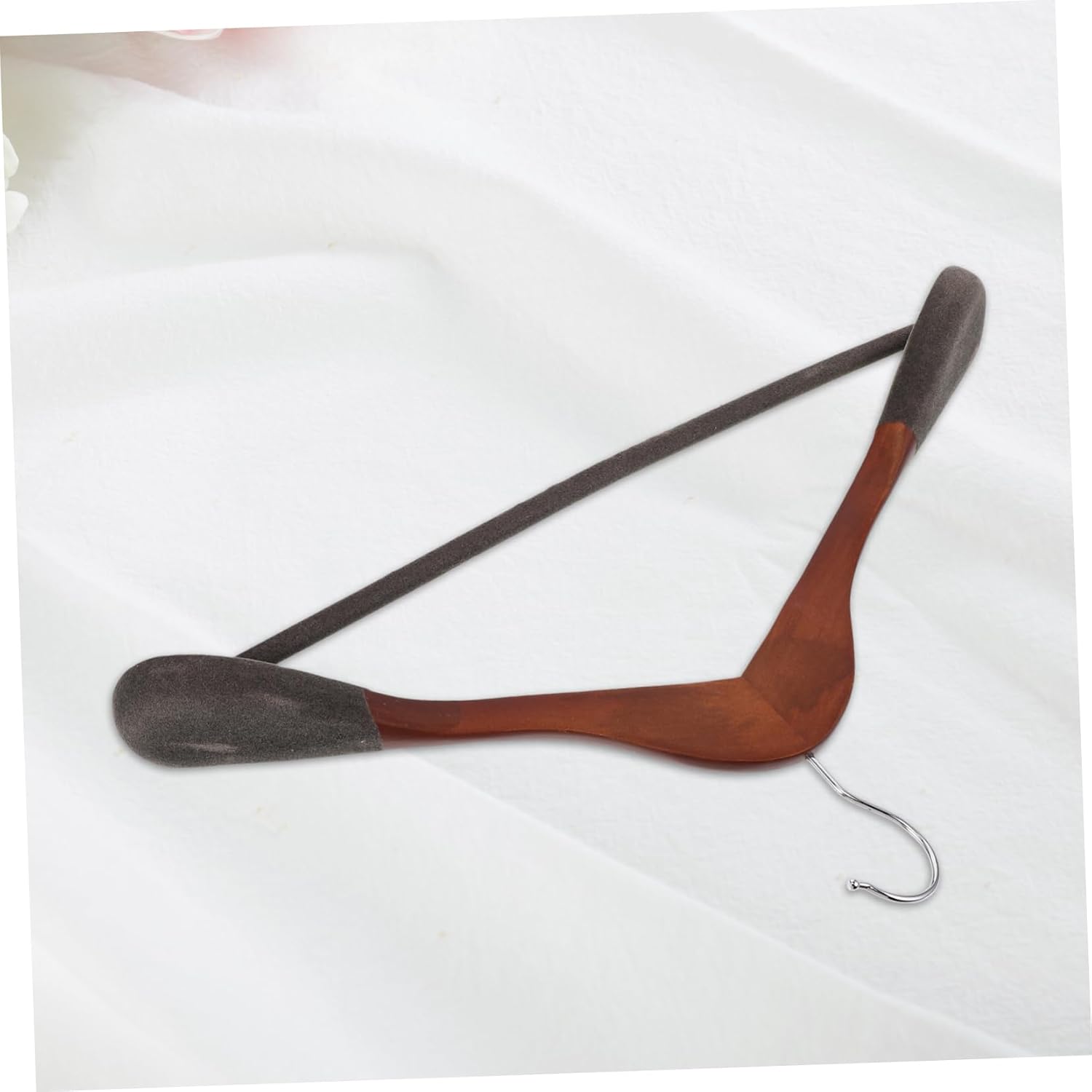 GLEAVI Wooden Suit Hangers Extra Wide Shoulder Heavy Duty Clothes Hanger for Coats and Jackets Non-Slip Solid Wood Design for Closet Organization