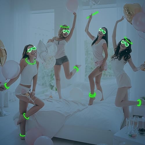 Miniatura 4 de YOFOBU 115 piezas de suministros de fiesta que brillan en la oscuridad, 100 varillas brillantes de 8 pulgadas a granel, 15 gafas, recuerdos de