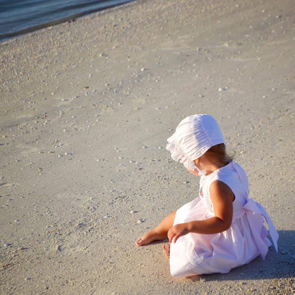Feltman Brothers Infant Girl Smocked Bonnet Easter Christening NWT White4