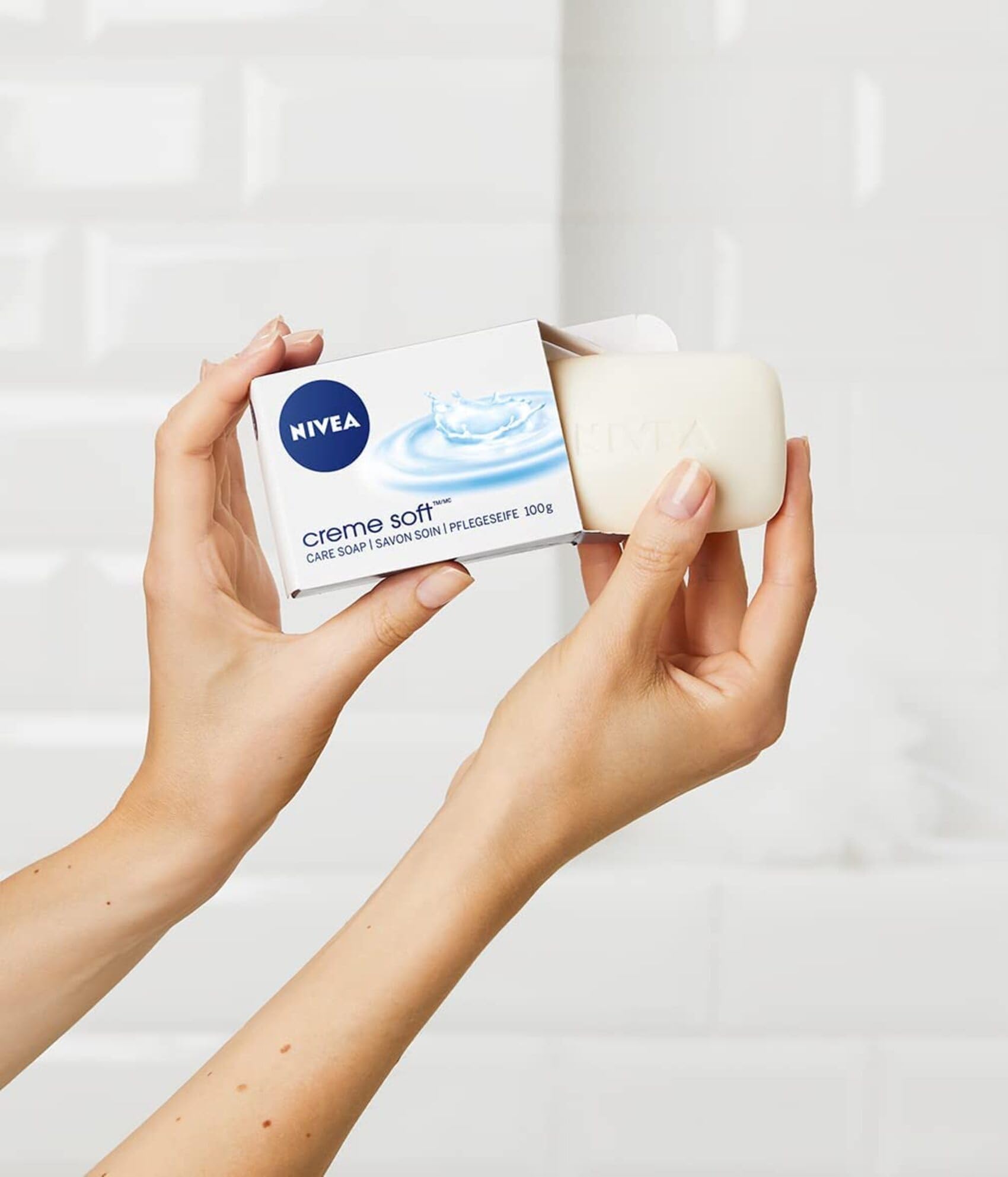 NIVEA Creme Soft mydło pielęgnacyjne (6 x 100 g), pielęgnujące i nawilżające mydło do rąk z olejkiem migdałowym, stałe mydło do delikatnego czyszczenia i delikatnej pielęgnacji