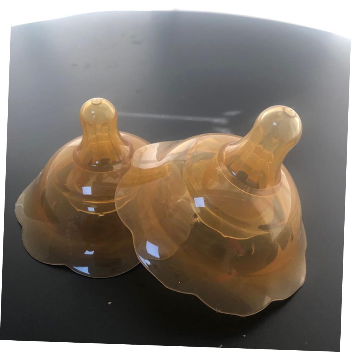 Silicone Breastfeeding Shields Breast Milk Protectors Nursing Cups Breastfeeding Moms 2pcs Soft Flexible Milk Saver for Nursing