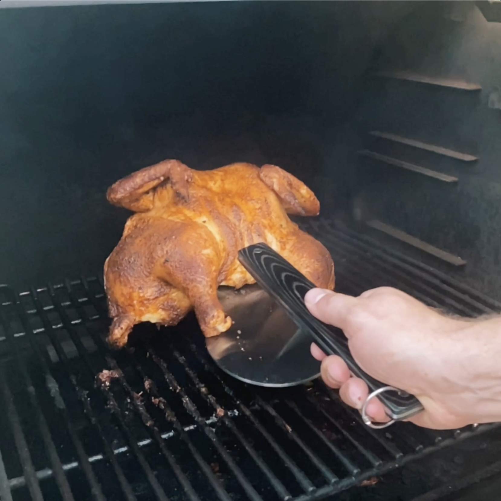 BBQ Hack Spatel Hack, Offset-Spatel und Presse für Outdoor-Kochen, Edelstahl-Metall-Grillzubehör, perfektes Grillwerkzeug für Zerkleinern von Burgern, Speckpresse, Fleisch und mehr.
