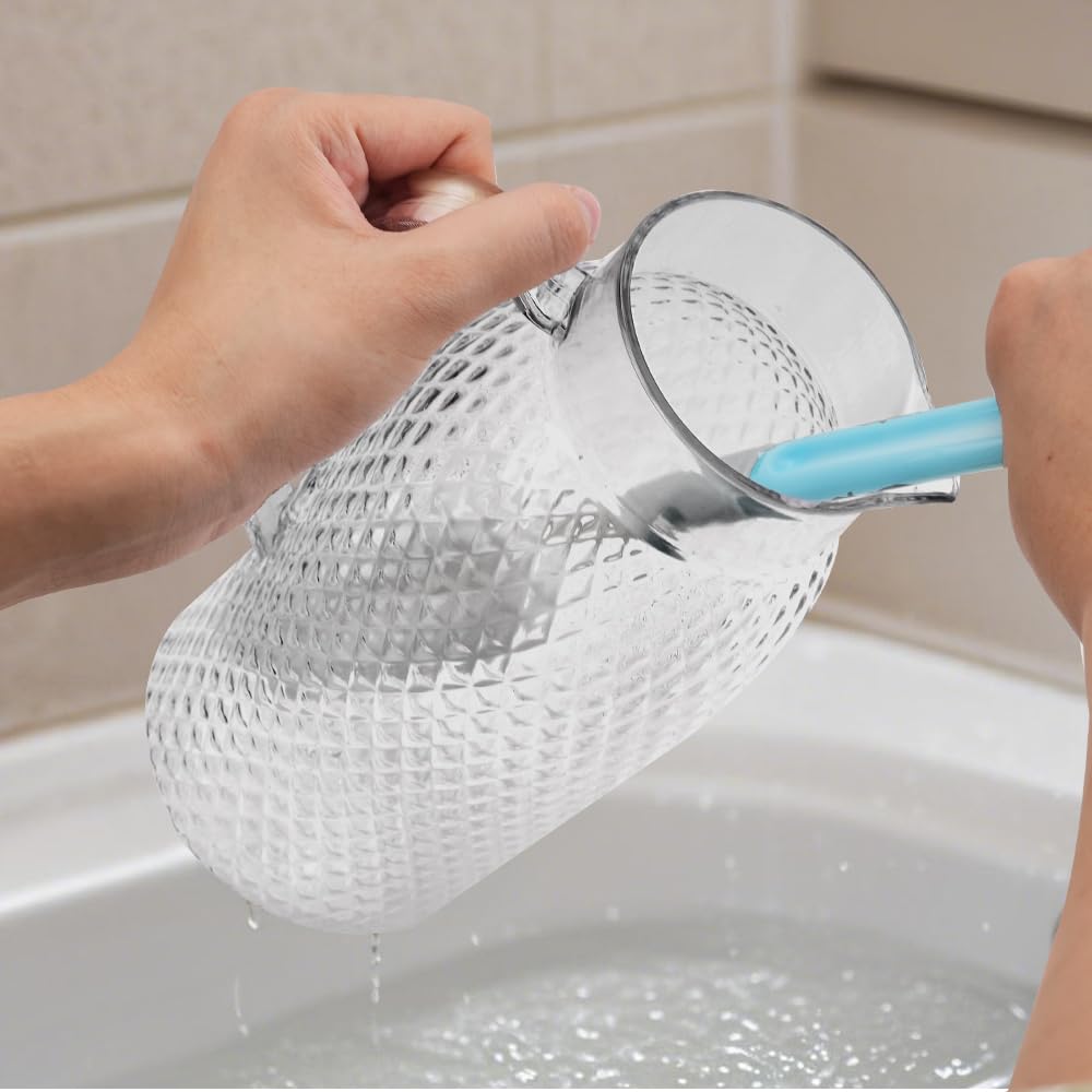 2L Brocca in Acrilico, TIE-DailyNec 2 Pack Brocca per Acqua in Plastica con Coperchio e Manico, Brocca di Succo Trasparente Senza BPA per Limonata, Latte, tè, Include 1 Pennello a Manico Lungo
