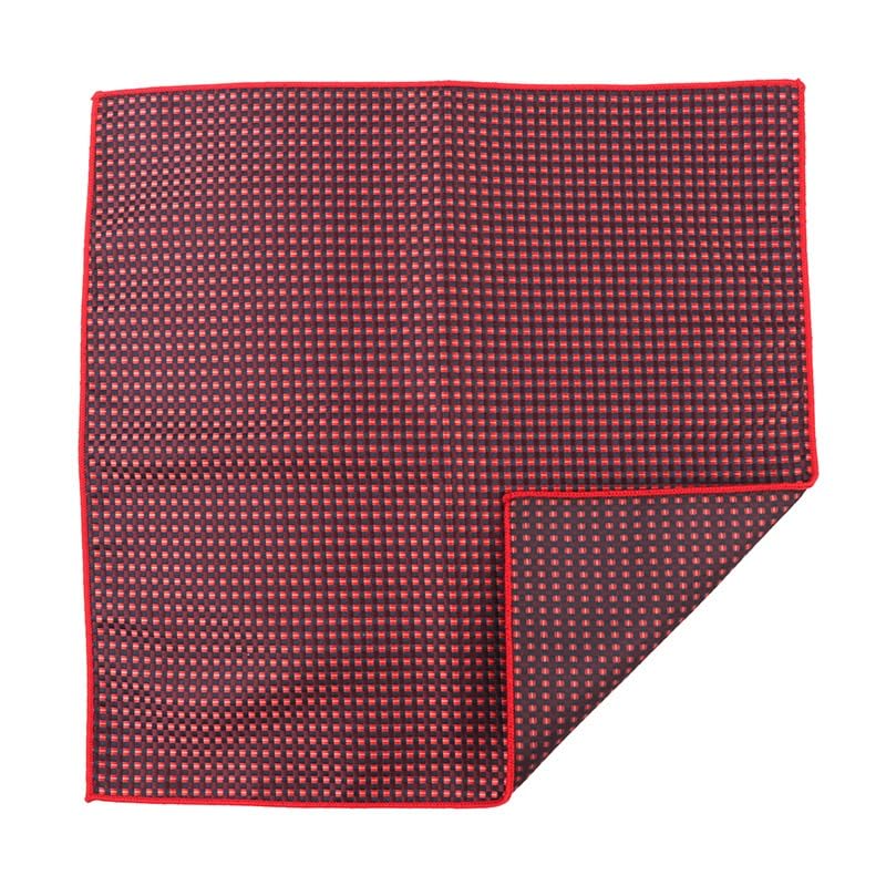 Pochette poitrine écharpe pour valoriser un costume décontracté