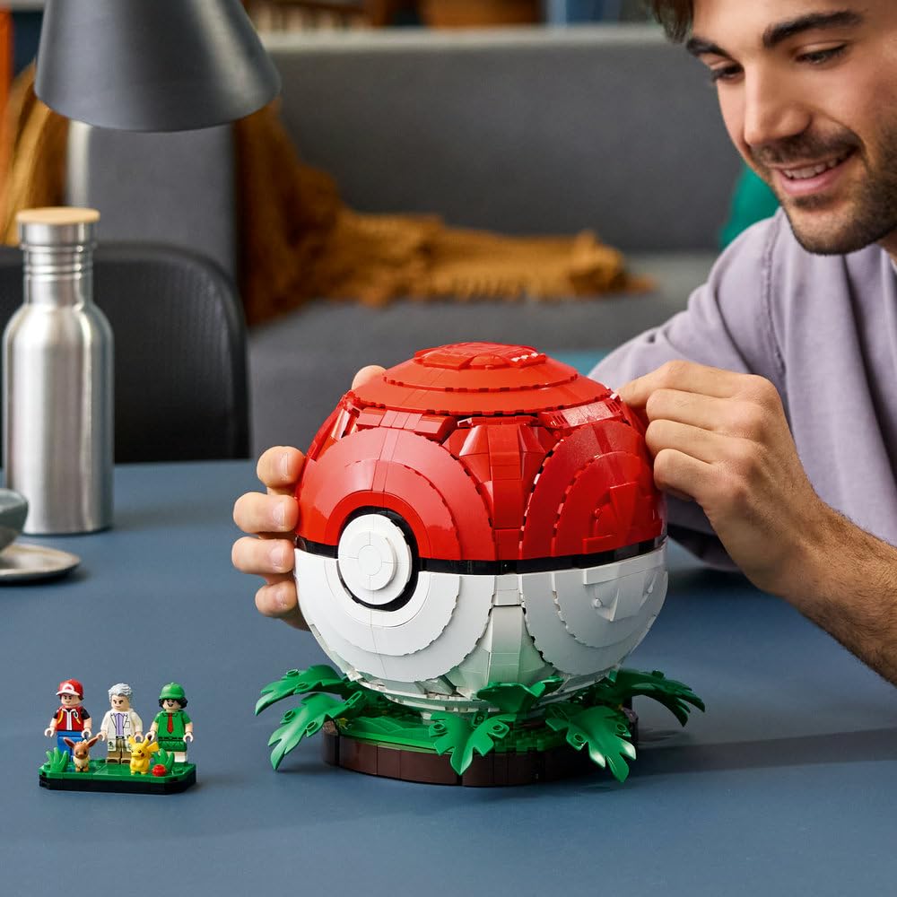LEGO Pokémon Kultowy Pokéball z Trenerami 72154 | Kolekcjonerski model Pokéballa, duży zestaw klocków dla dorosłych, prezent dla fana gry, gamingowa dekoracja, 2386 elementów