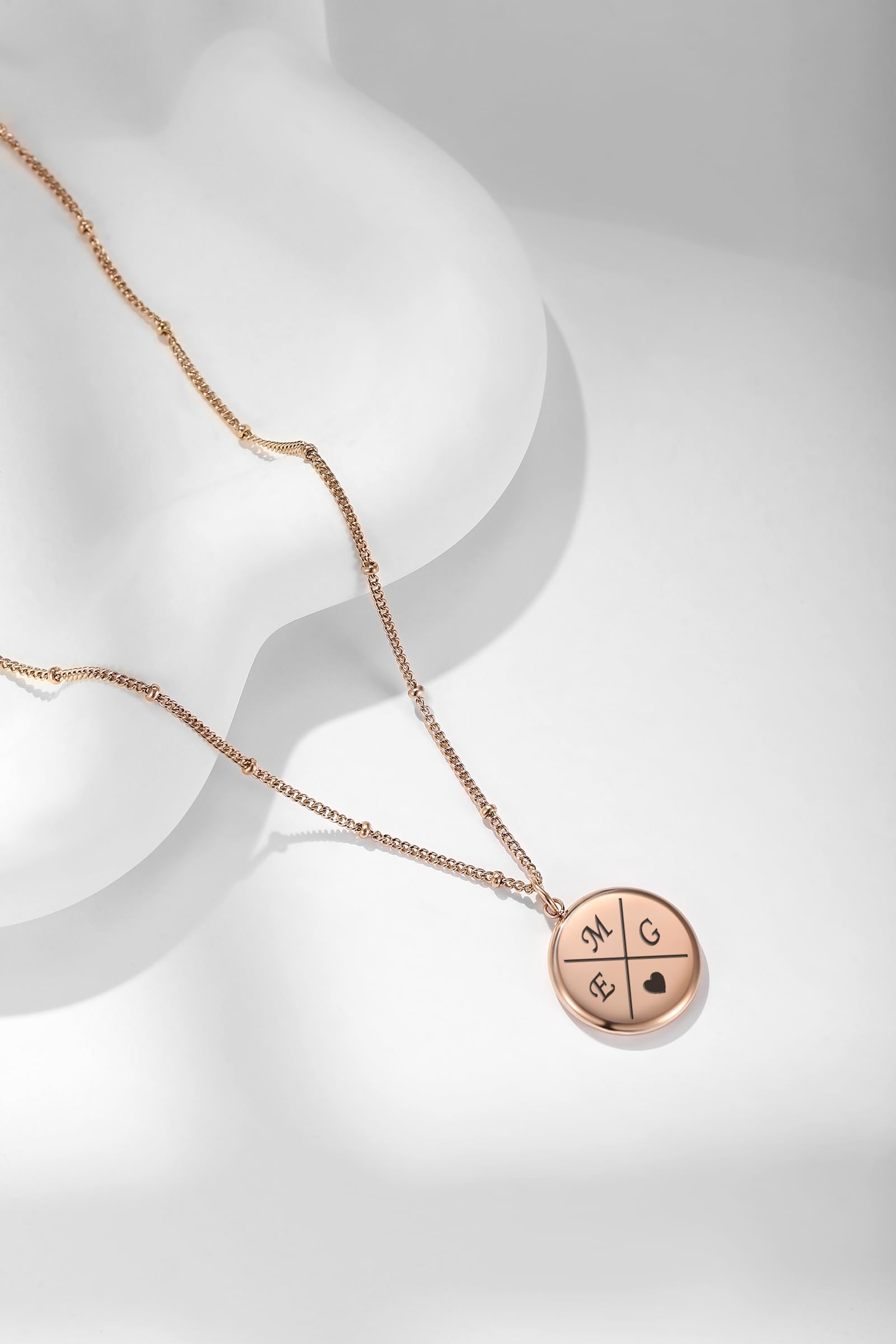 TMT Personalisierte Kette Damen mit Buchstaben | Kette mit Gravur mit Buchstaben Anhänger | Schöne Namenskette Gold Silber und Rosegold mit Initialien für Weihnachten, Geburtstag