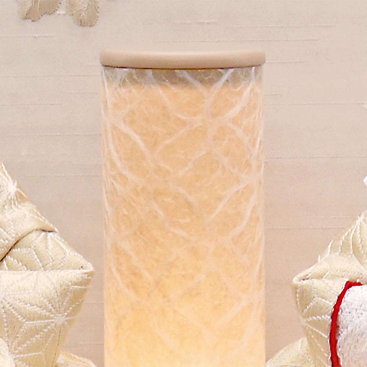 雛人形 コンパクト おしゃれ かわいい マンション 女の子 ミニ つまみ細工 初節句 円型ケース飾り 奏 オフホワイト 刺繍 柳 親