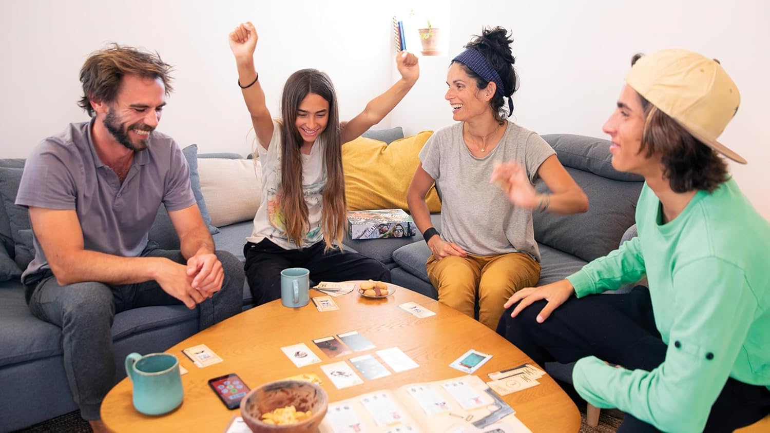 Asmodee - Unlock! : Secret Adventures - Space Cowboys - Jeux de société - Jeu de Cartes - Escape Game - Adultes et enfnats à partir de 10 Ans - 1 à 6 Joueurs - 60 Minutes