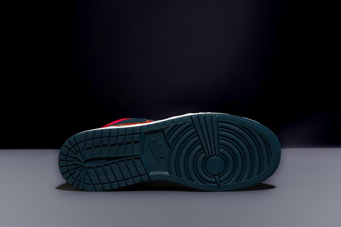 Amazon.com | Jordan 1 Low GS | Basketball
