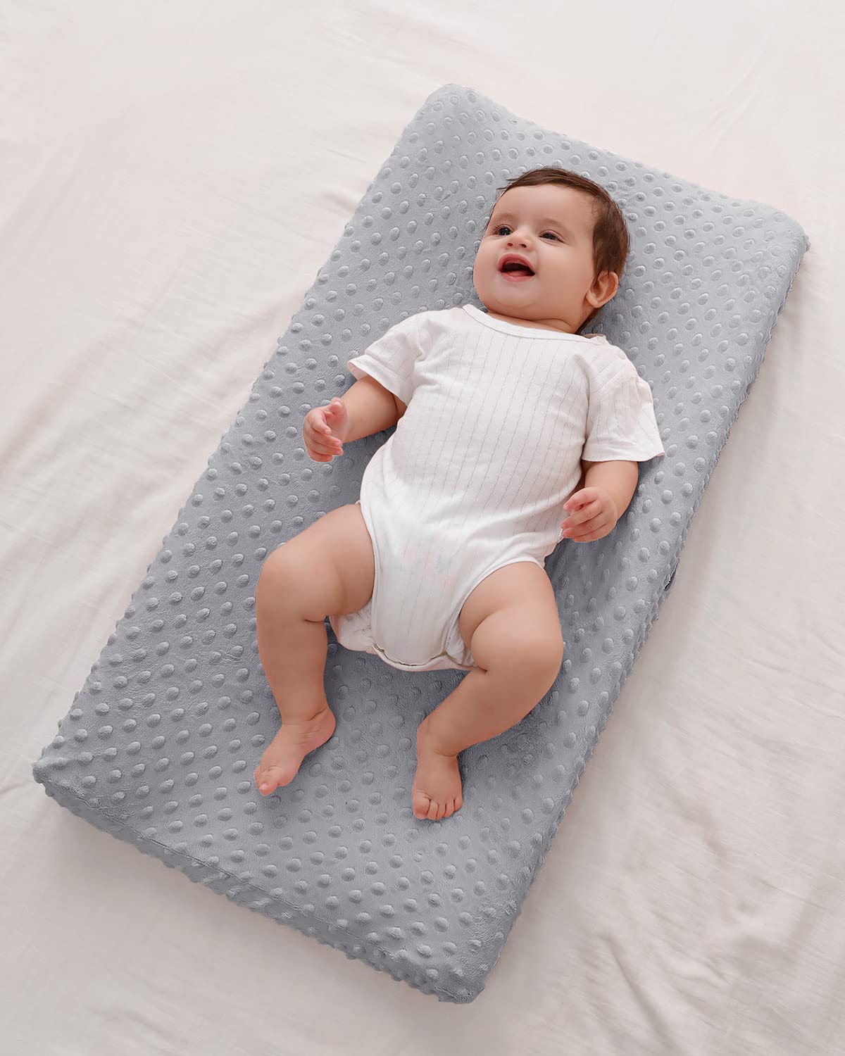 Funda para cambiador, sábanas de mesa cambiadora de lunares suaves para bebé niño y niña, funda para cambiador de pañales para almohadilla de 32 pulgadas/34 x 16 pulgadas (gris)