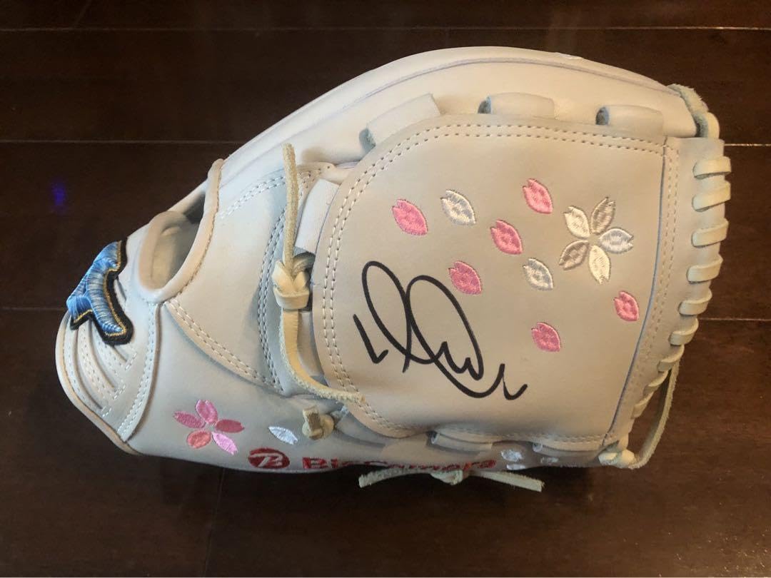 Amazon | ソフトボール 日本代表 上野由岐子選手 直筆サイン入り  